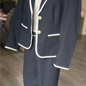 Vintage Jaeger 100% virgin wool 2-piece pantsuit. Dark Navy. Vintage UK 10 size.